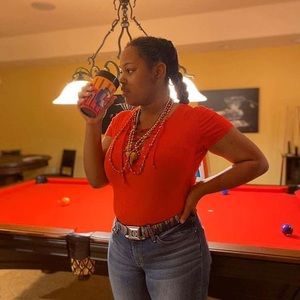 Meet your Posher, Vintonique